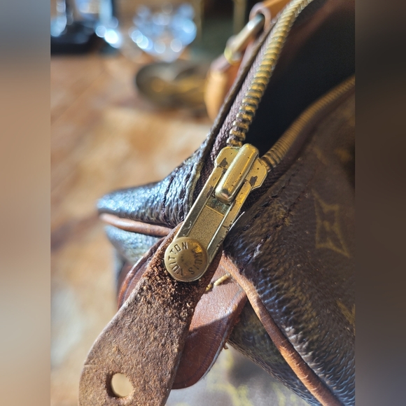 Louis Vuitton Monogram Speedy Bag - Picture 6 of 9